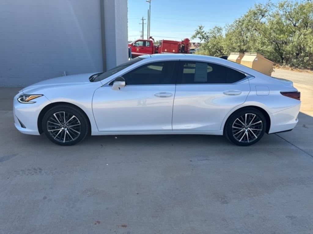 Used 2025 Lexus ES 350 Sedan