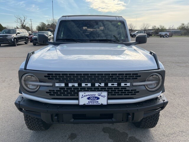 2024 Ford Bronco Badlands photo 2