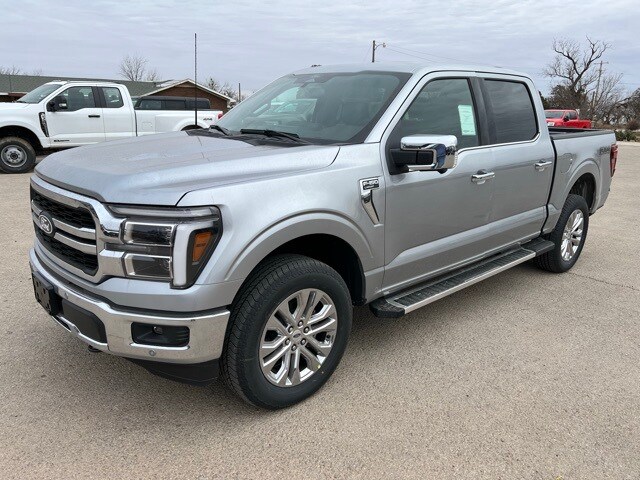 2025 Ford F-150 Lariat photo 3