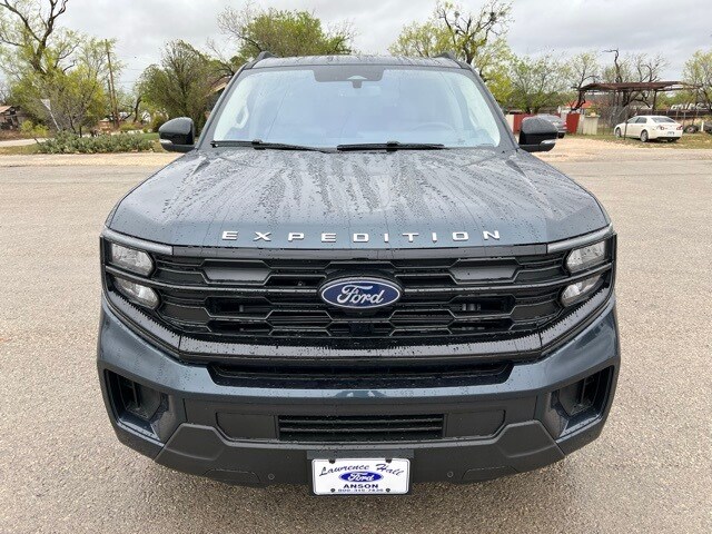 2025 Ford Expedition MAX photo 2