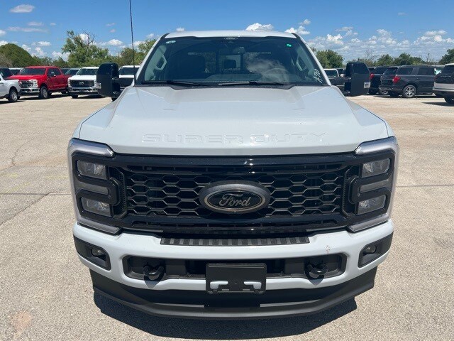 2025 Ford F-250 Lariat photo 2