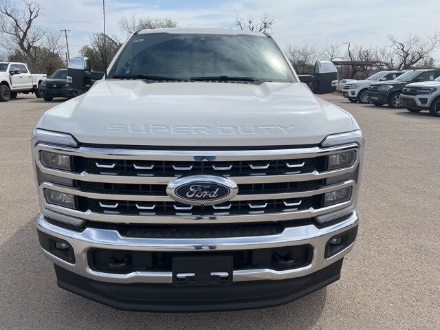 2025 Ford F-250 Lariat photo 2