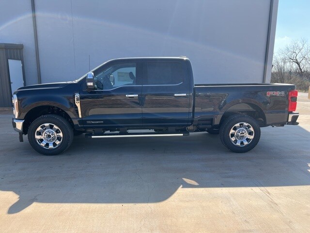 2025 Ford F-250 Lariat photo 4