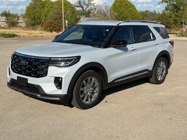 2025 Ford Explorer Platinum photo 2