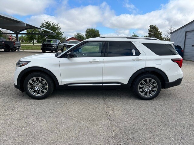2025 Ford Explorer Platinum photo 4