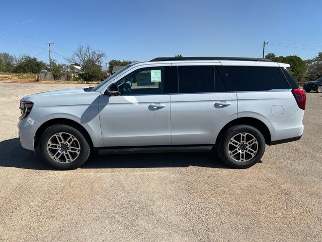 2025 Ford Expedition photo 4