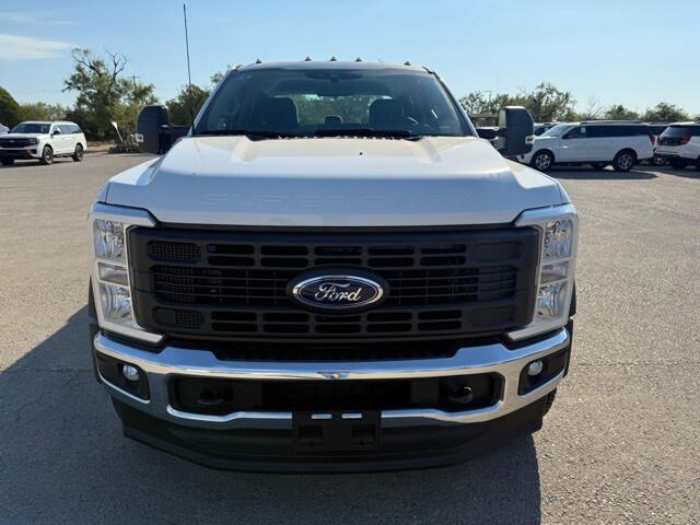 2026 Ford F-450 photo 2