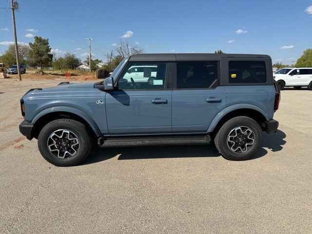 2025 Ford Bronco Outer Banks photo 4