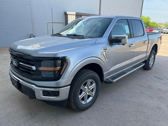 2025 Ford F-150 XLT photo 3
