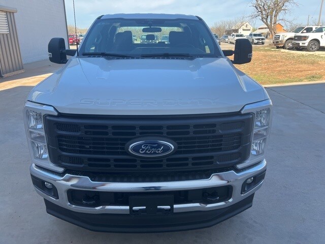 2025 Ford F-350 XL photo 2