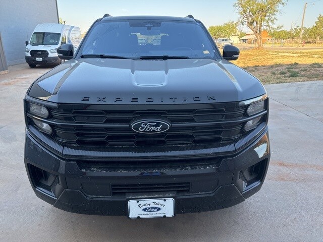 2025 Ford Expedition MAX Platinum photo 2