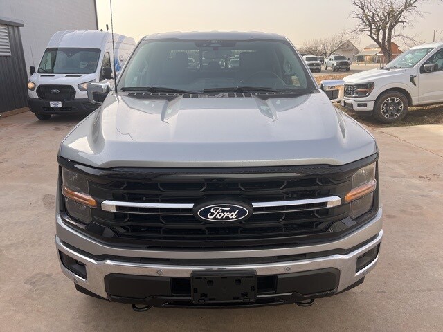 2025 Ford F-150 XLT photo 2