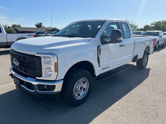 2025 Ford F-350 XL photo 3