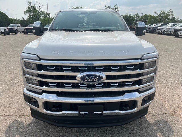 2025 Ford F-250 Lariat photo 2