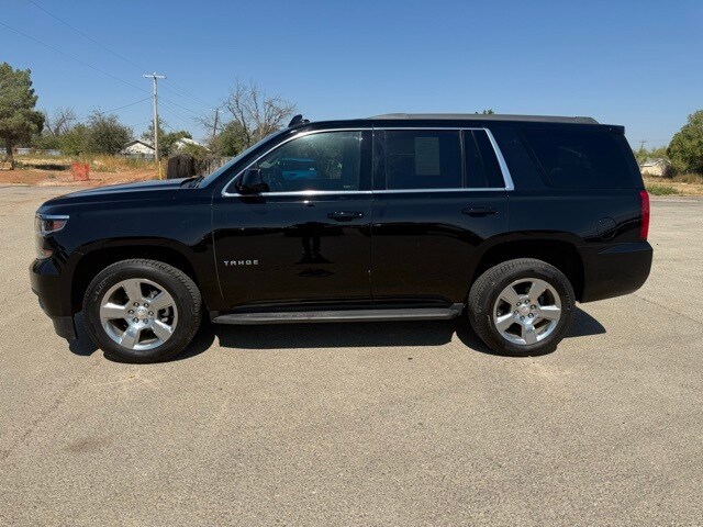 2017 Chevrolet Tahoe LS photo 3
