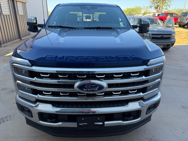 2026 Ford F-250 Lariat photo 2