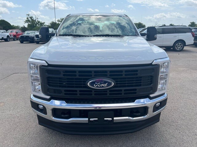2025 Ford F-250 XL photo 2