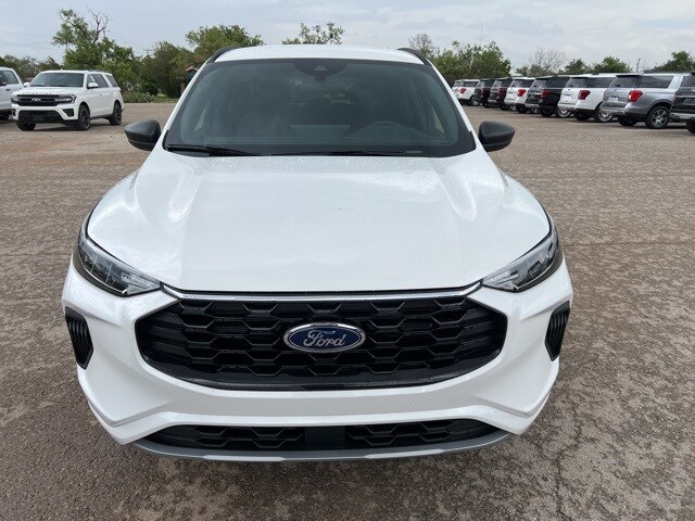 2024 Ford Escape ST-Line photo 2
