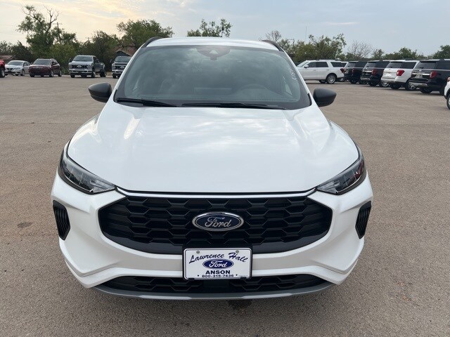 2024 Ford Escape Hybrid ST-Line photo 2