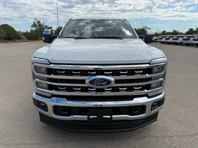 2026 Ford F-250 Lariat photo 2