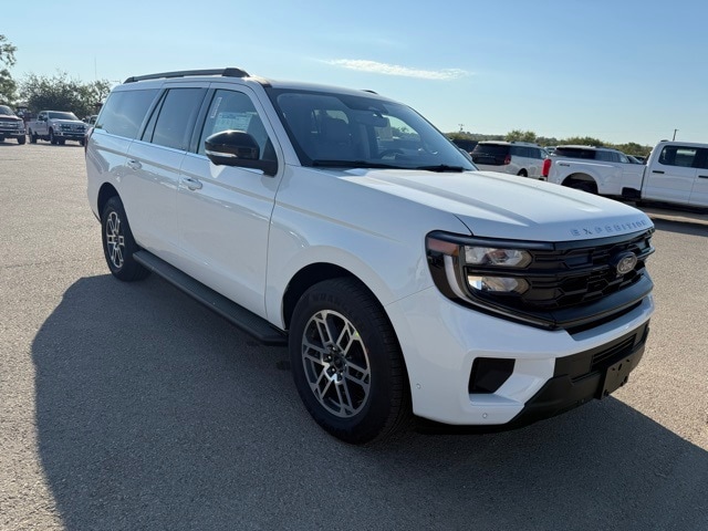 2025 Ford Expedition Active's photo
