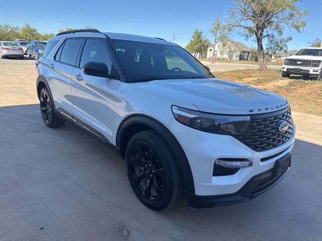 2024 Ford Explorer ST-LINE's photo