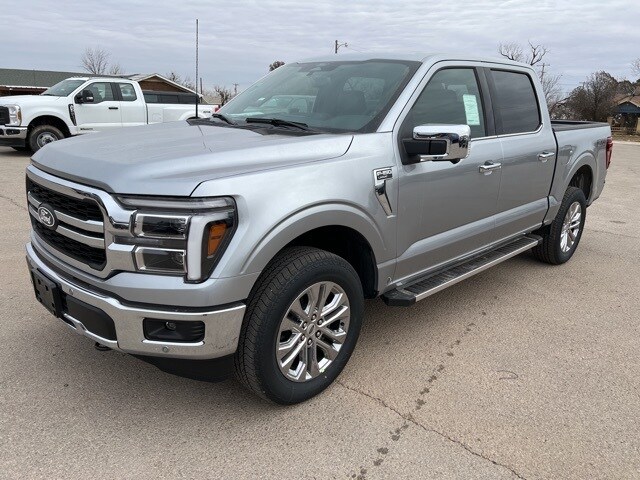 2025 Ford F-150 Lariat photo 3