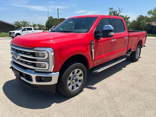 2025 Ford F-350 Lariat photo 3