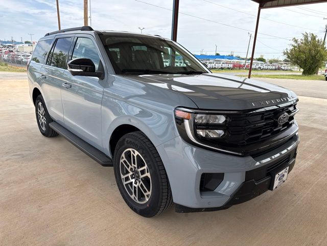 2026 Ford Expedition Active's photo