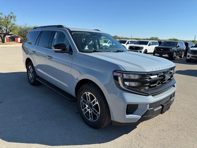 2025 Ford Expedition Active's photo