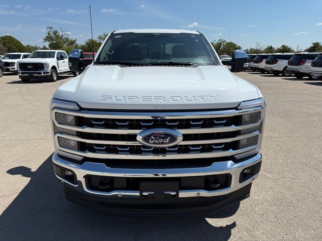 2026 Ford F-250 Lariat photo 2