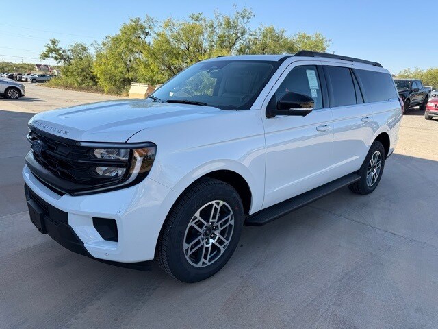 2025 Ford Expedition MAX photo 3