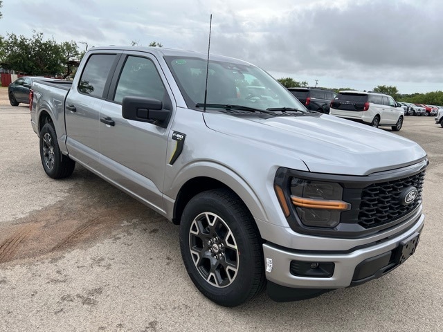 2025 Ford F-150 STX's photo