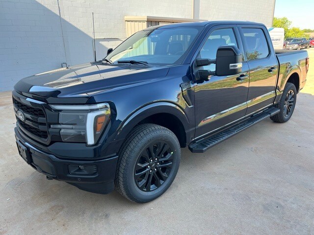 2025 Ford F-150 Lariat photo 3