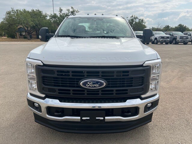 2026 Ford F-350 XL photo 2