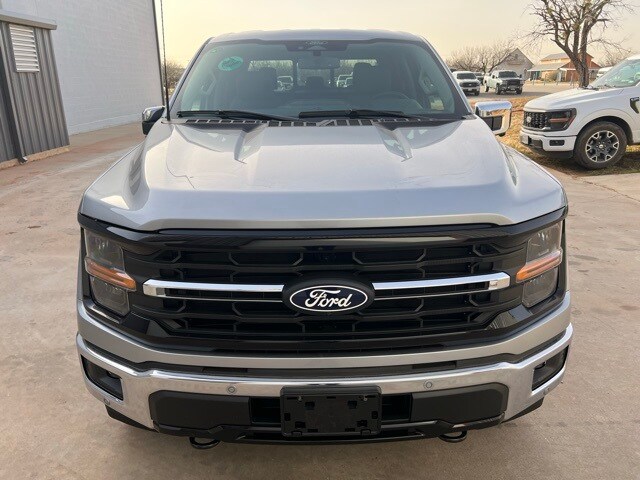 2025 Ford F-150 XLT photo 2