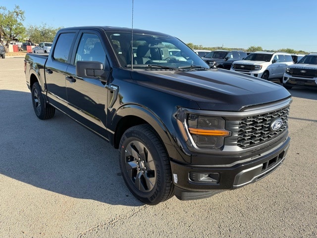 2025 Ford F-150 STX's photo