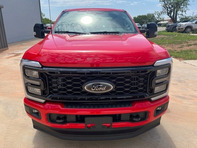 2025 Ford F-250 Lariat photo 2