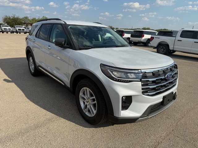 2025 Ford Explorer Active's photo