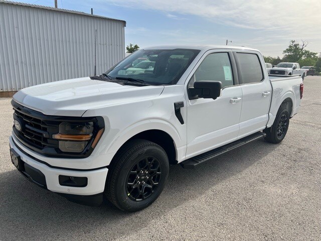 2025 Ford F-150 XLT photo 3