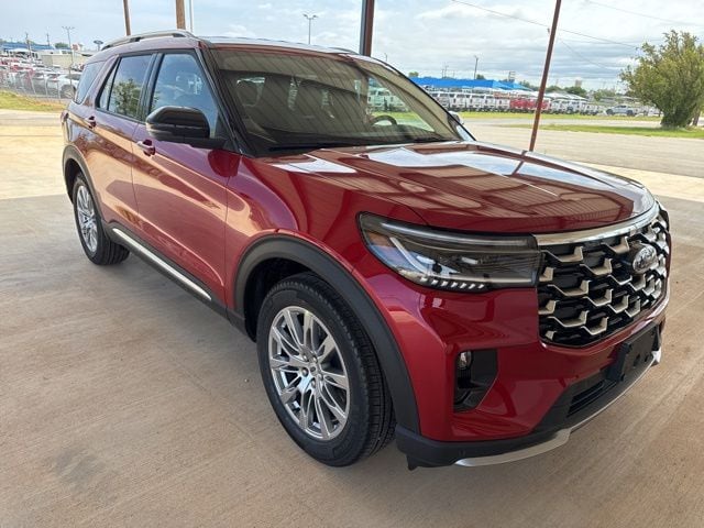 2026 Ford Explorer Platinum's photo