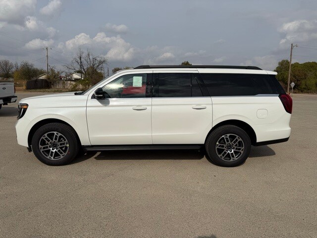 2025 Ford Expedition MAX photo 4