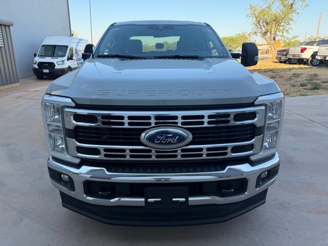 2026 Ford F-250 XLT photo 2