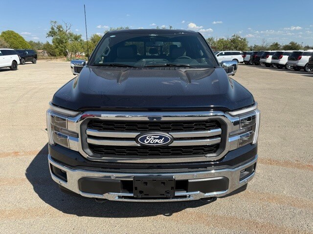 2025 Ford F-150 Lariat photo 2