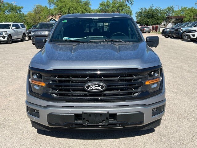 2025 Ford F-150 XLT photo 2