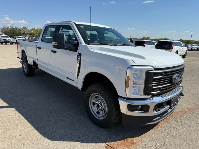 2026 Ford F-350 Super Duty XL's photo