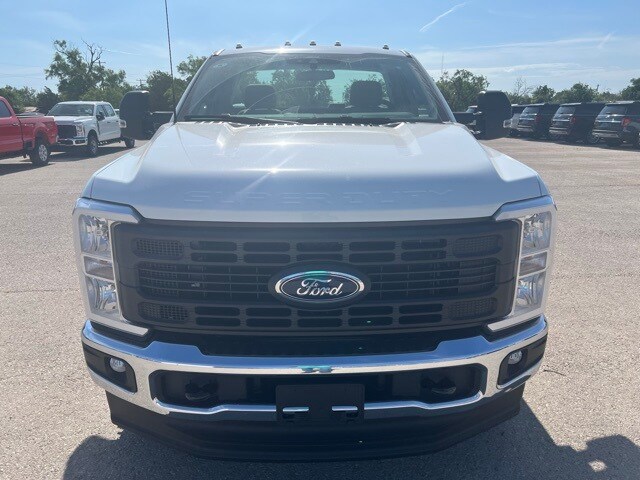 2025 Ford F-350 XL photo 2