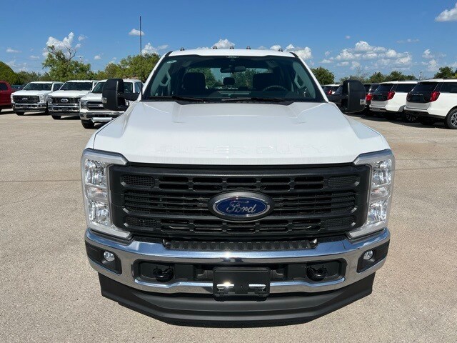 2025 Ford F-350 XL photo 2