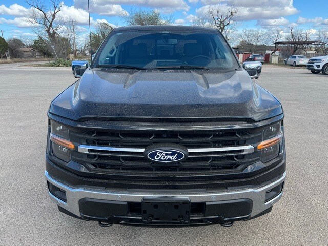 2025 Ford F-150 XLT photo 2