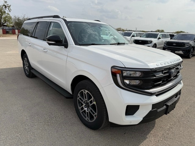 2025 Ford Expedition Active's photo